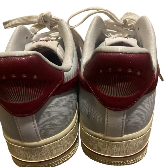 WOMEN’ S SIZE 9.5 - NIKE AIR FORCE 1 ‘07 NEXT NATURE ‘SISTERHOOD - TEAM RED’ - Picture 9 of 11